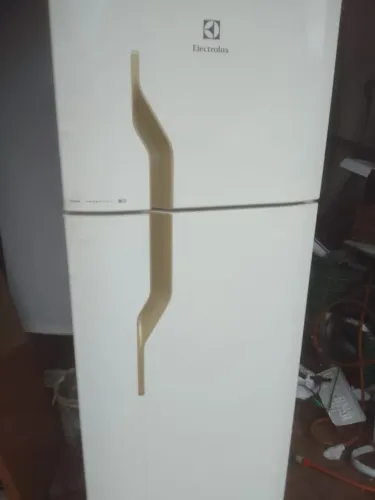 Geladeira Electrolux Duas Portas Frost Free 380 Litros 220V