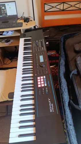 Roland Juno DS 7