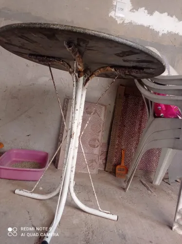 mesa redonda de pedra