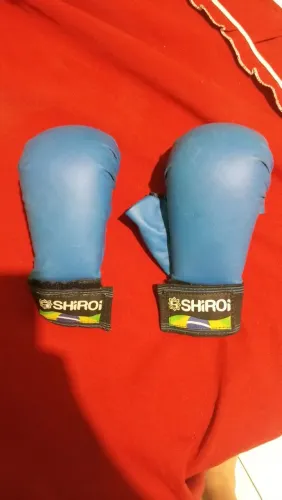 Luvas infantil de karatê