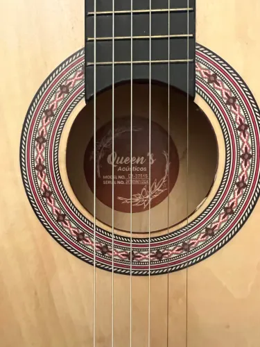 Vende-se violão