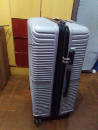 Malas  ( 23 Km ) por R$230.00 ) cada uma,  venil acrílico,
