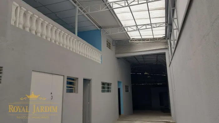 Sobrado para fins comerciais ou residencial no bairro Jardim