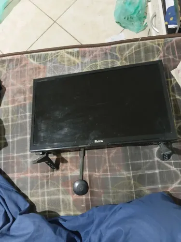 Kit TV 20" LED Philco + Chromecast 2 (Transforma em Smart TV)