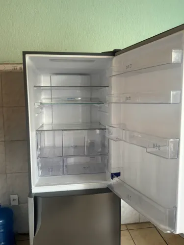 geladeira Panasonic Frost Free Inverter com ECONAVI, de freezer embaixo