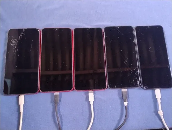 Lote 5 Celulares Samsung (4x A10s + 1x M30) - Todos Funcionando - R$ 120 cada