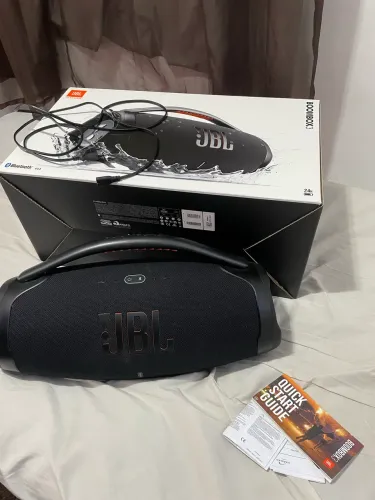 Bombox 3, Muito nova, com nota fiscal