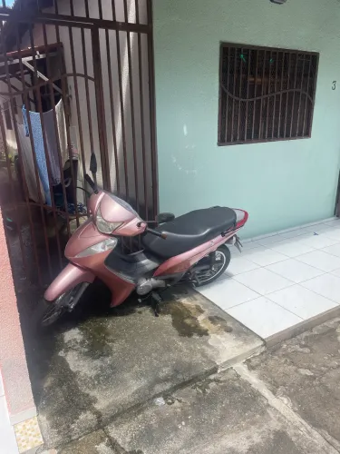 Moto Honda Biz 2014 com pouco km rodado