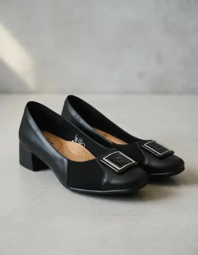 Scarpin Usaflex Care Salto bloco preto