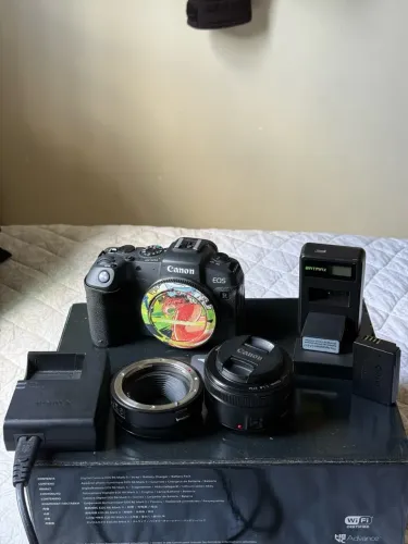 CANON RP + LENTE E BATERIAS