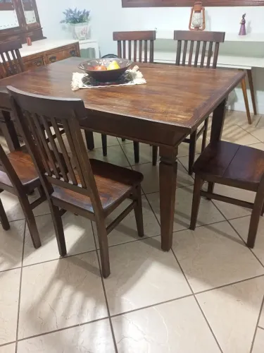 Jogo de mesa rústico