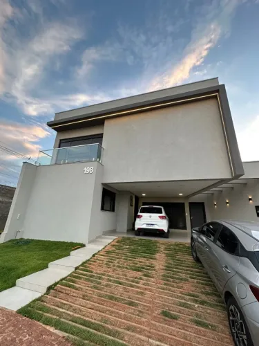 Casa no condomínio raros zona leste de Uberlândia, perto de tudo