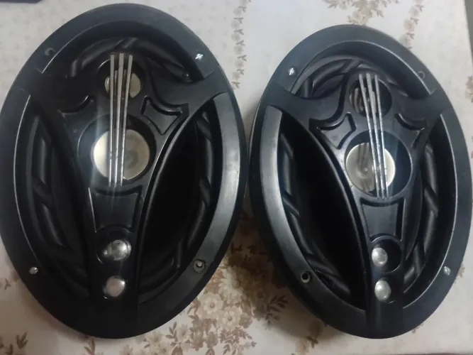 Par de alto-falantes Bomber 6x9 100watts automotivo. 