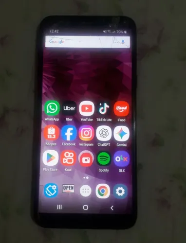 Samsung J6 com TV Digital Trincado