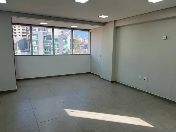 Sala Comercial Campolim / West Point ( Vende-Se ou Aluga-Se)