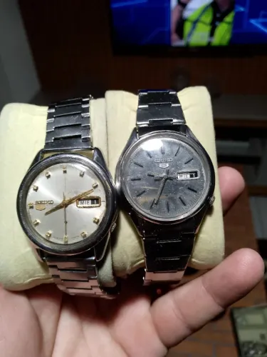 2 relógios Seiko revisados.