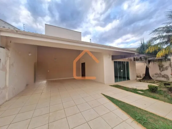 Casa com 3 dormitórios à venda, 226 m² por R$ 850.000,00 - Colinas de Santa Bárbara - Pous