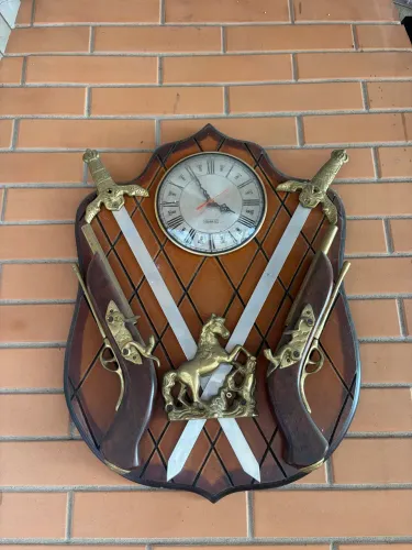 Brasão de armas madeira antigo