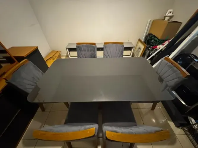 Mesa de jantar com 6 cadeiras