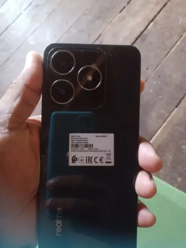 VENDO CELULAR ,MODELO REDIME C 61..MEMORIA INTERNA DE 256 GIGA..VALOR 800 Reais.