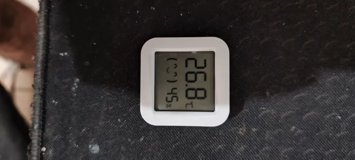 Sensor de Temperatura e Umidade BT com Tela LCD Mini, Controle Remoto por Voz via APP Tuya