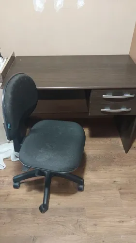 Cadeira e mesa de escritório