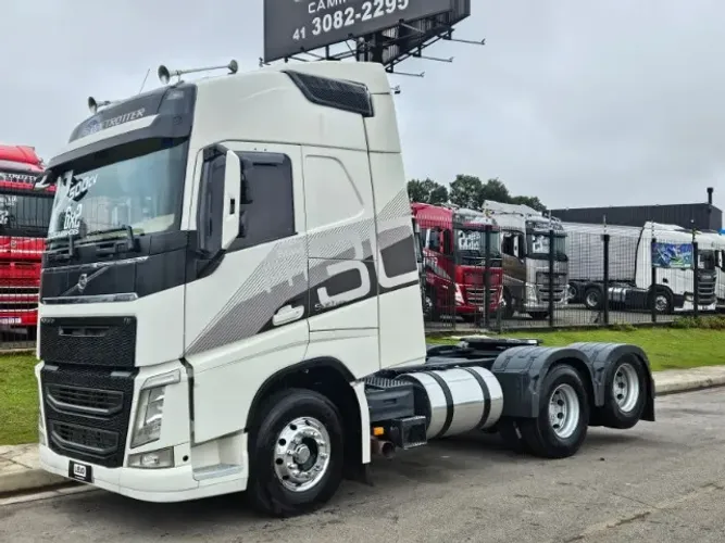 Volvo FH 500 6x2 Globetrotter Teto Alto Automático Ano 2017 Roda de Alumínio na dianteira