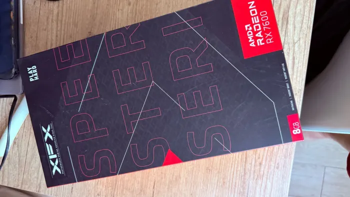 Placa de vídeo Radeon RX7600 XFX