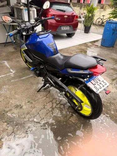 Vendo xj6 muito conservada 