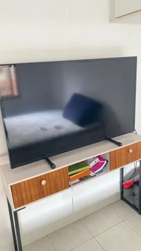 Televisão Samsung 46 polegadas com suporte