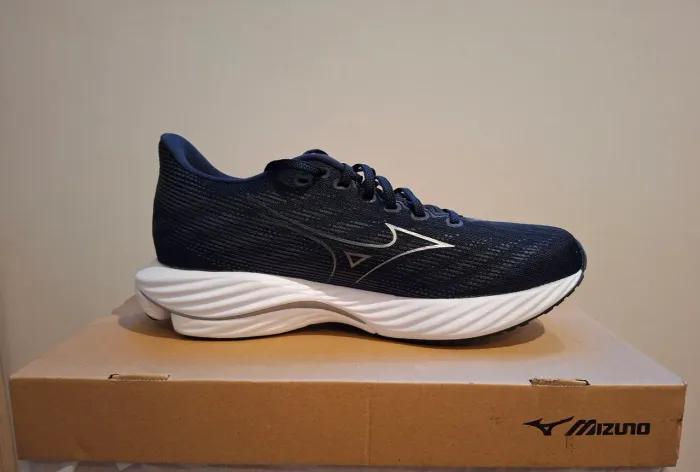 Tênis Mizuno Wave Rider 28
