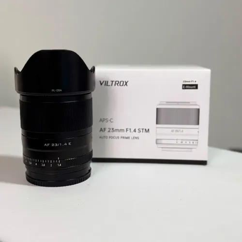 Lente Viltrox 23 f1.4 APS-C