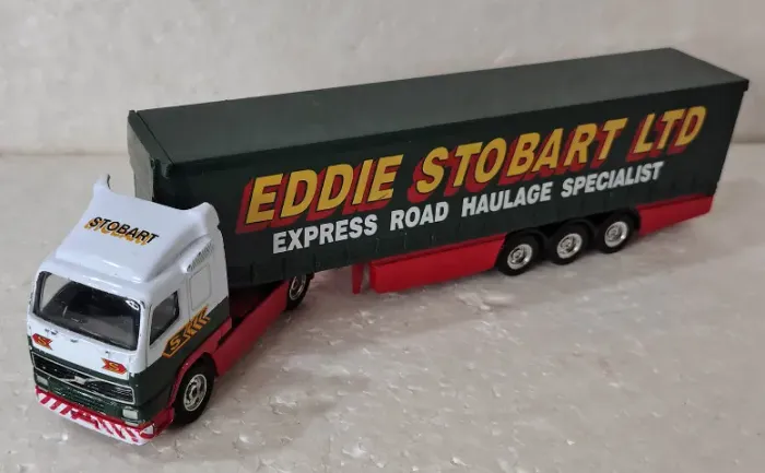 Corgi - Volvo FH + Trailer