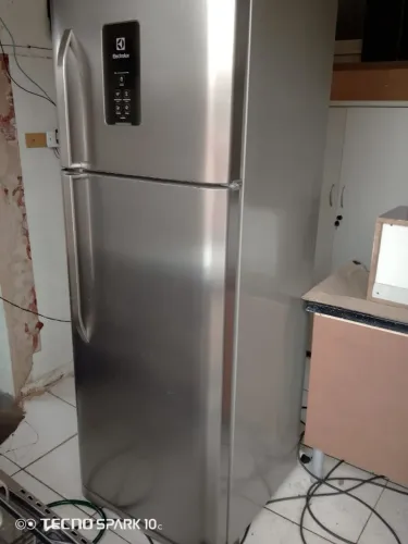 Geladeira Inox Frost Free Grande Electrolux 464lt.