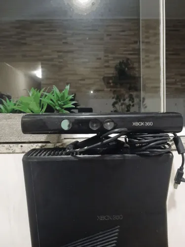Xbox 360 usado, código de erro 0023, sem controle, vem com Kinect