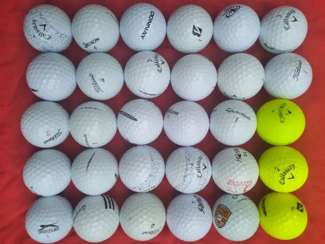 30 bolas de golfe semi novas