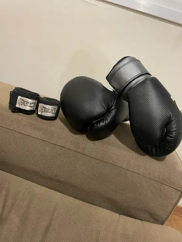Luvas de Boxe + Ataduras