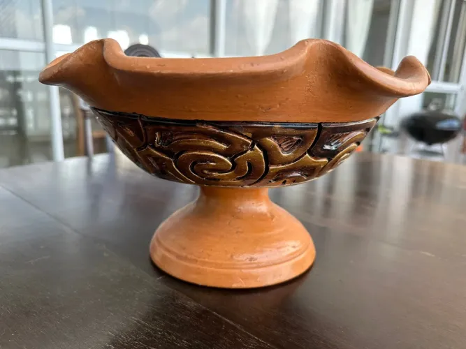 FRUTEIRA DECORATIVA DE CERÂMICA - ESTILO MARAJOARA