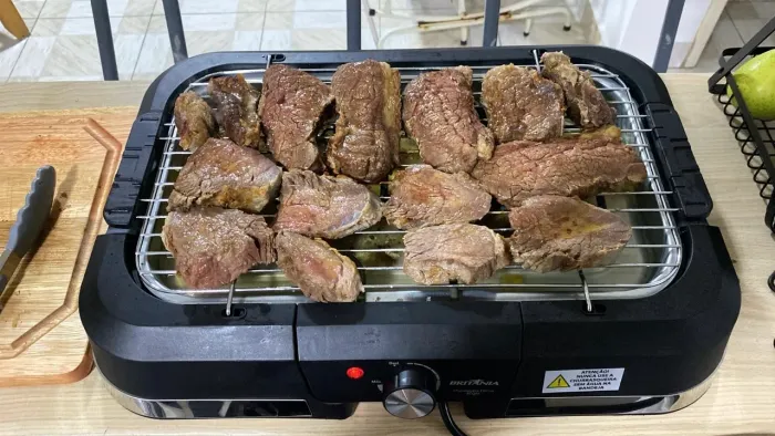 Churrasqueira Elétrica Britânia BCQ40 - Ótimo estado