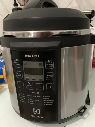 Panela de Pressão Elétrica Electrolux por Rita Lobo 6L Preta Experience Digital PCC20