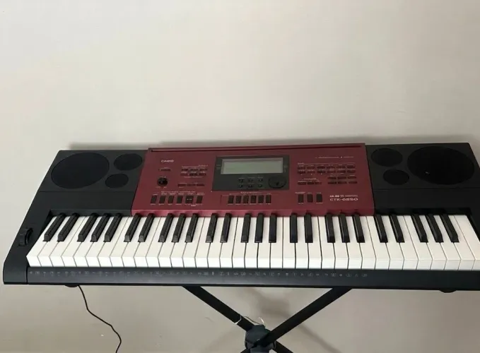 Teclado Casio CTK 6250 em ótimo estado.