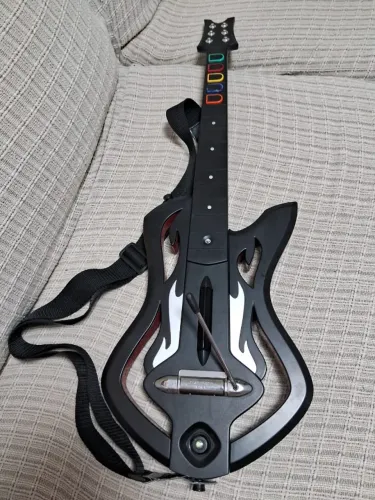 Guitarra Guitar Hero Warriors of Rock - Xbox 360 - (Detalhe no Conector)