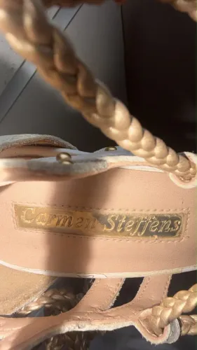 Salto Carmen Steffens