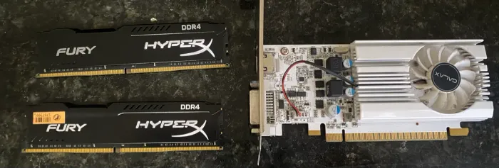 Memória Hyperx Fury 2X16GB+ placa de vídeo GT1030 2GB
