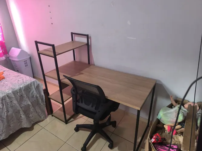 Mesa e cadeira para escritório