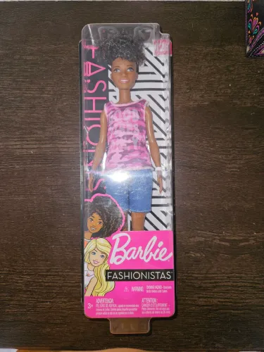 Barbie fashionista 128 lacrada