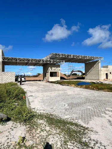 Fabricação de coberturas e estruturas metálicas