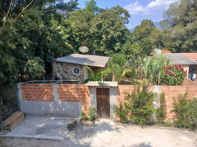 Vende-se casa em Bicuda Pequena, Macaé RJ 