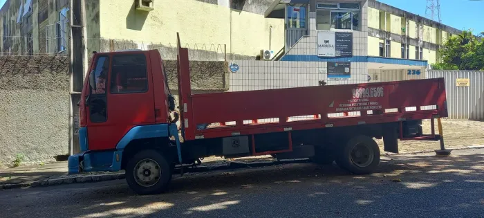 FRETE & MUNK COM CESTO AEREO E GAFO PALETEIRO