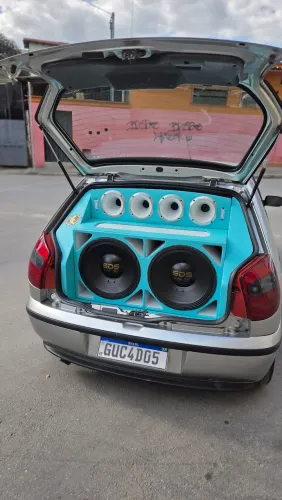 Som automotivo 2x2